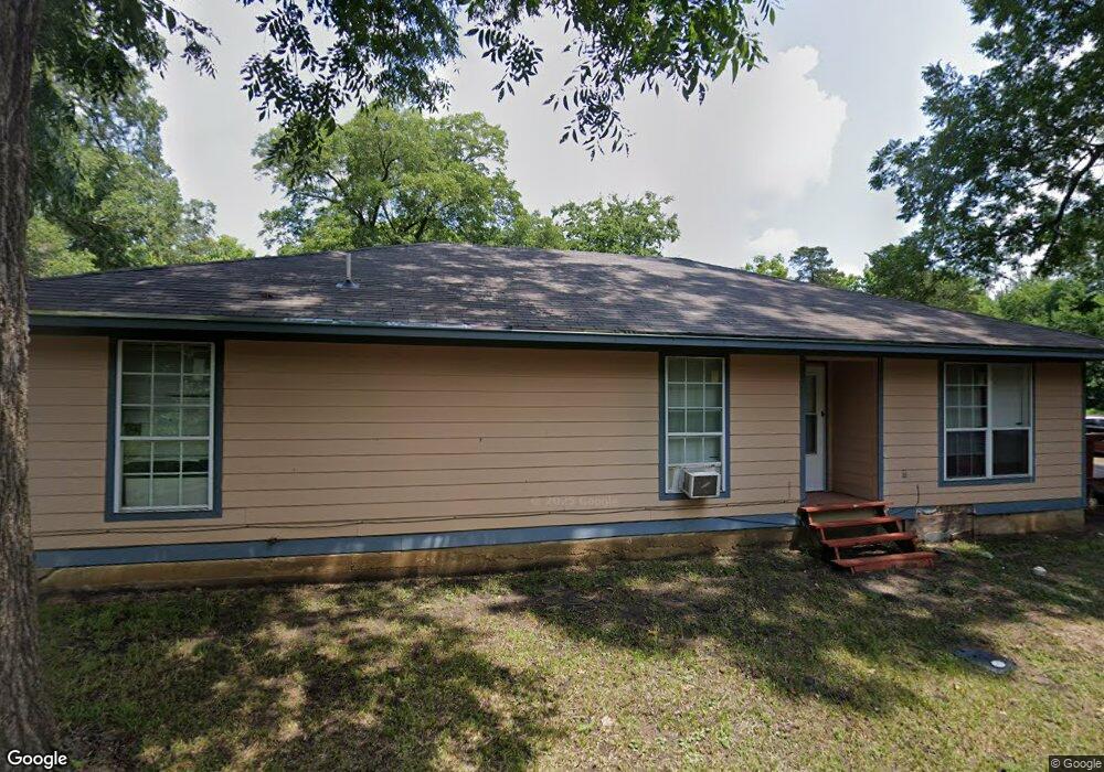 1210 E Hickory Ave, Hugo, OK 74743 - photo 1