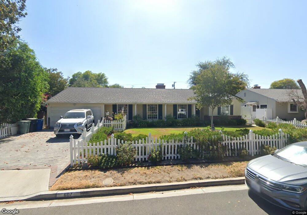 607 S Parish Place, Burbank, CA 91506 - photo 1