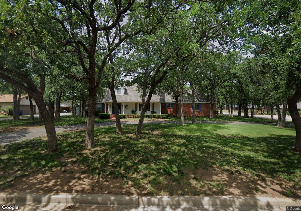 2913 Chateau Ct, Duncan, OK 73533 - photo 1