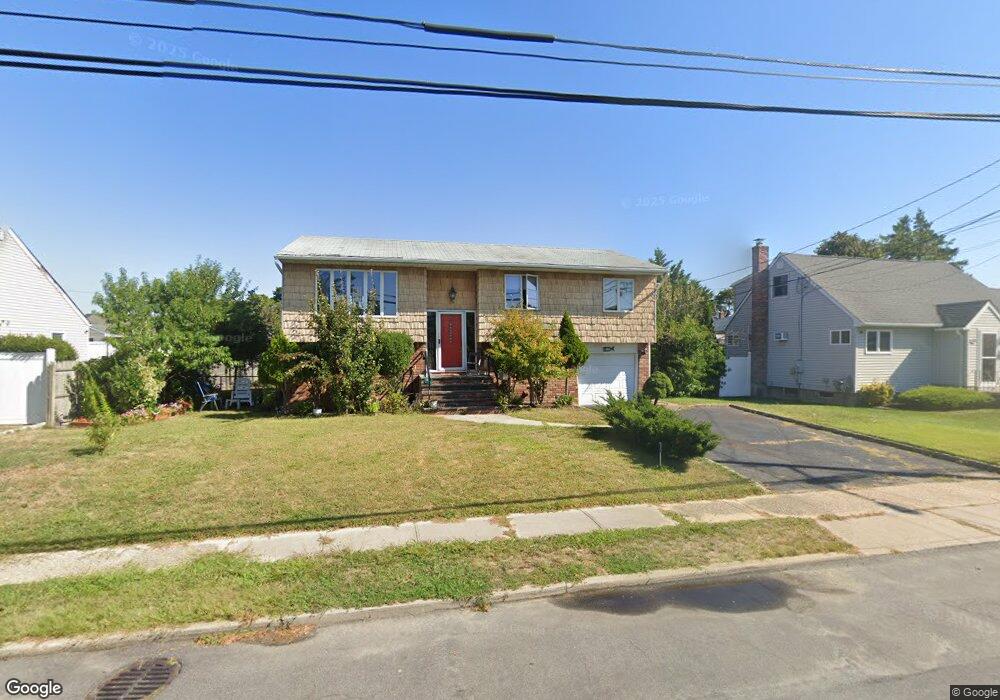 360 31st St, Lindenhurst, NY 11757 - photo 1