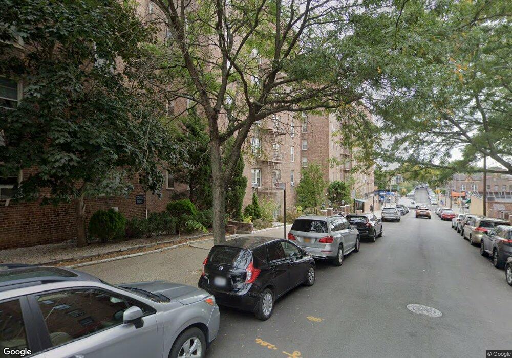 6725 Dartmouth St unit 6A, Forest Hills, NY 11375 - photo 1