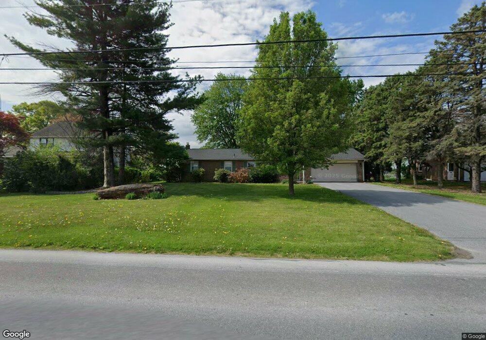 352 Newport Rd, Leola, PA 17540 - photo 1