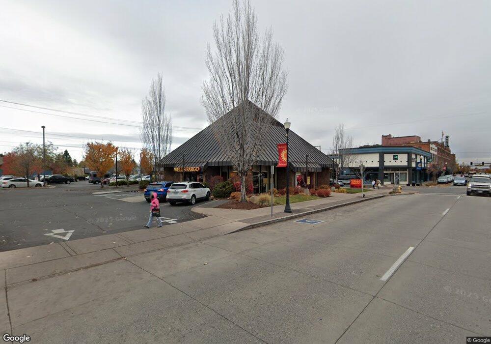 617 SW 6th St, Redmond, OR 97756 - photo 1