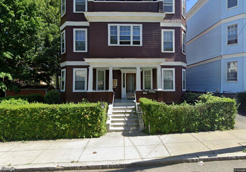 61 Lithgow St unit 2, Dorchester Center, MA 02124 - photo 1