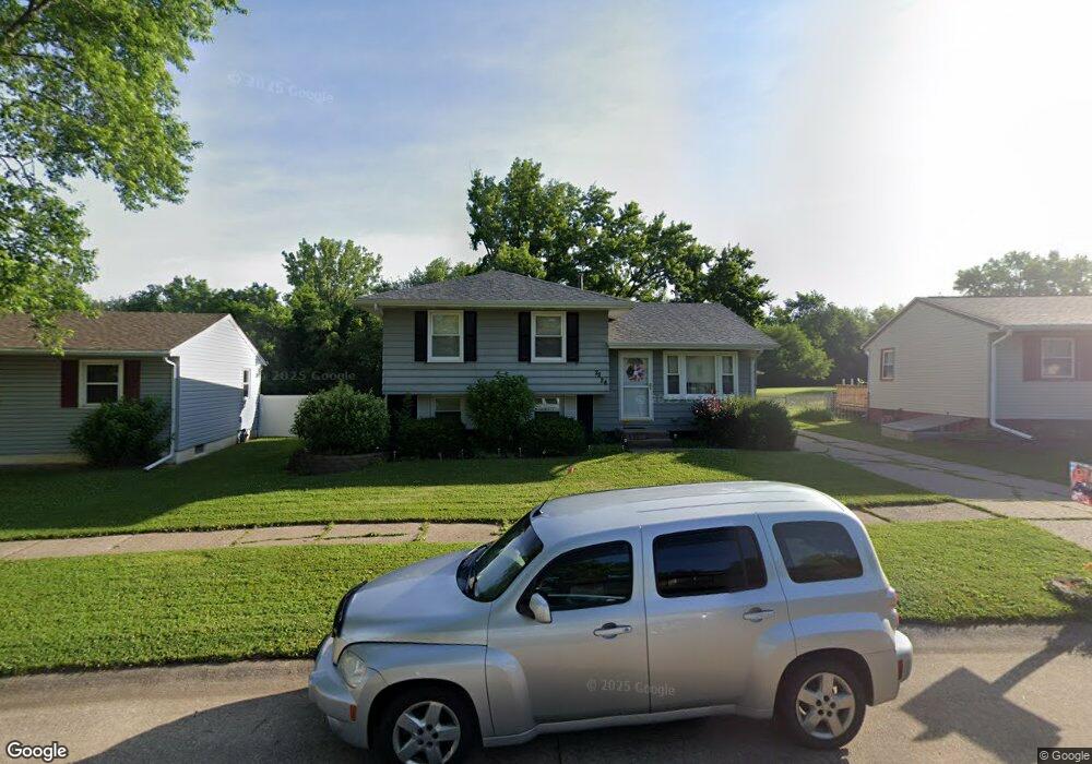 2224 Valley Dr, Davenport, IA 52806 - photo 1