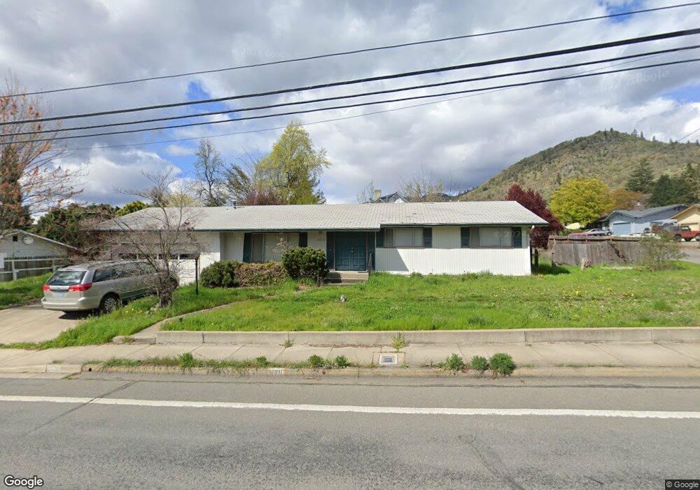 1770 NE D St, Grants Pass, OR 97526 - photo 1