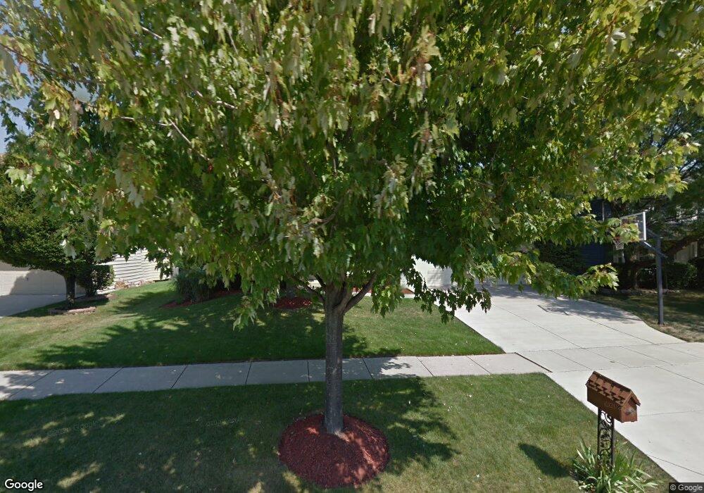 1555 Pathway Dr, Naperville, IL 60565 - photo 1