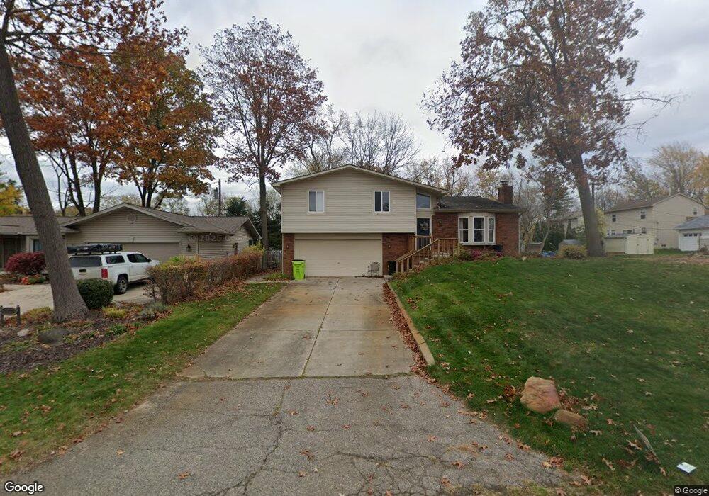 3975 Fieldview Ave, West Bloomfield, MI 48324 - photo 1