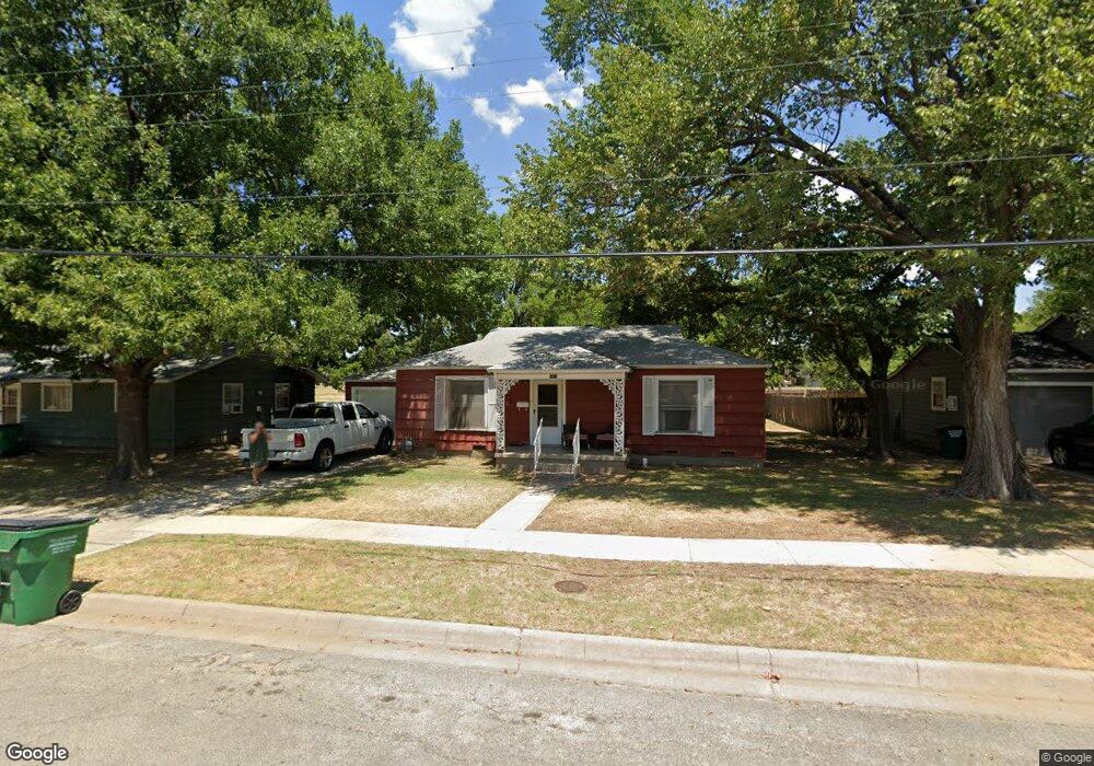 1411 Myrtle St, Gainesville, TX 76240 - photo 1