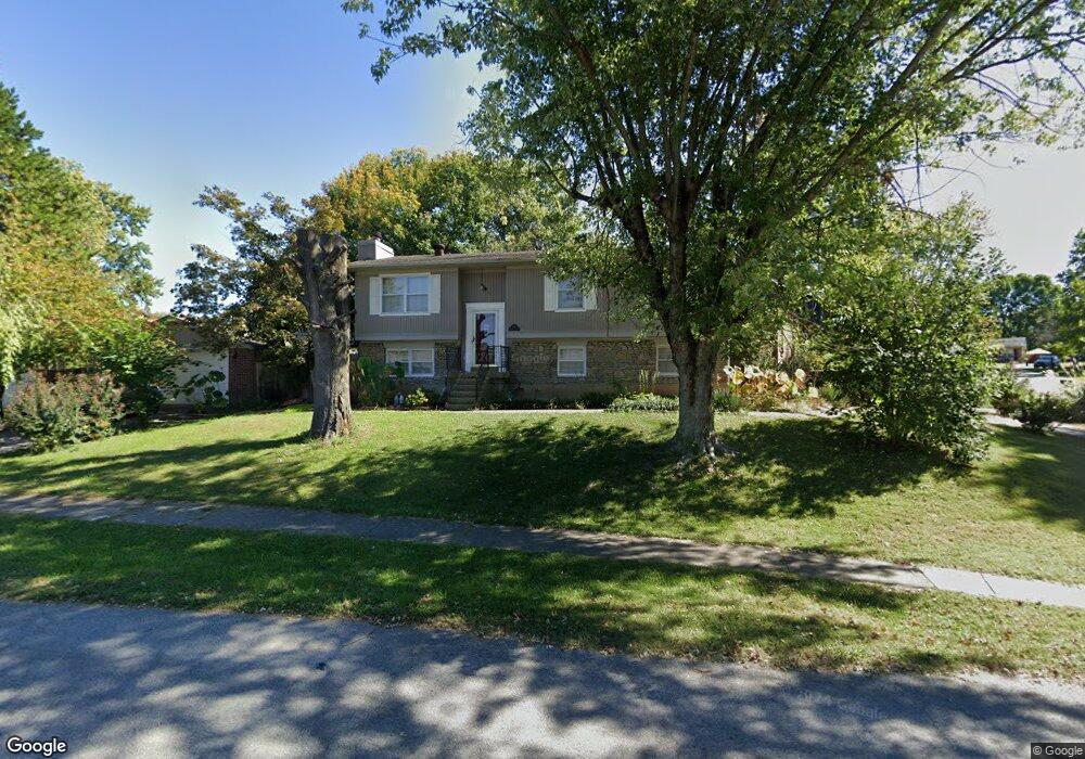 7913 Rochelle Rd, Louisville, KY 40228 - photo 1