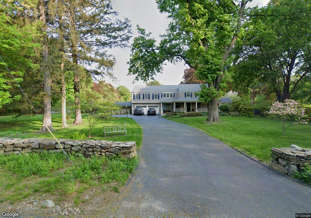 316 Hoydens Ln, Fairfield, CT 06824 - photo 1