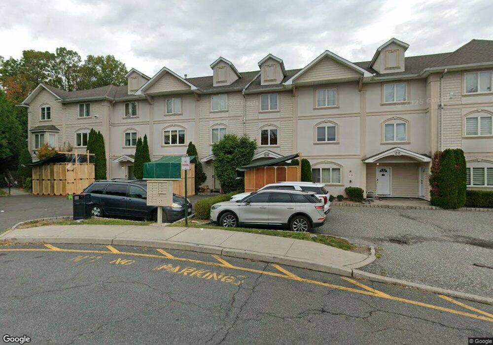 15 Gibbs Ct, Monsey, NY 10952 - photo 1