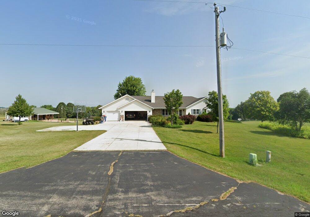 5232 Beechnut Dr, Kewaskum, WI 53040 - photo 1