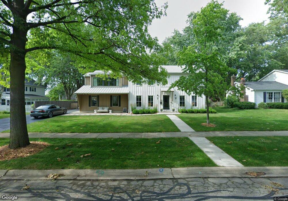 409 Tanglewood Ln, Naperville, IL 60563 - photo 1