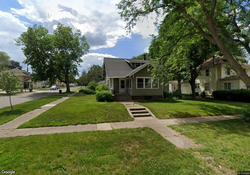 621 Olive St, Cedar Falls, IA 50613 - photo 1