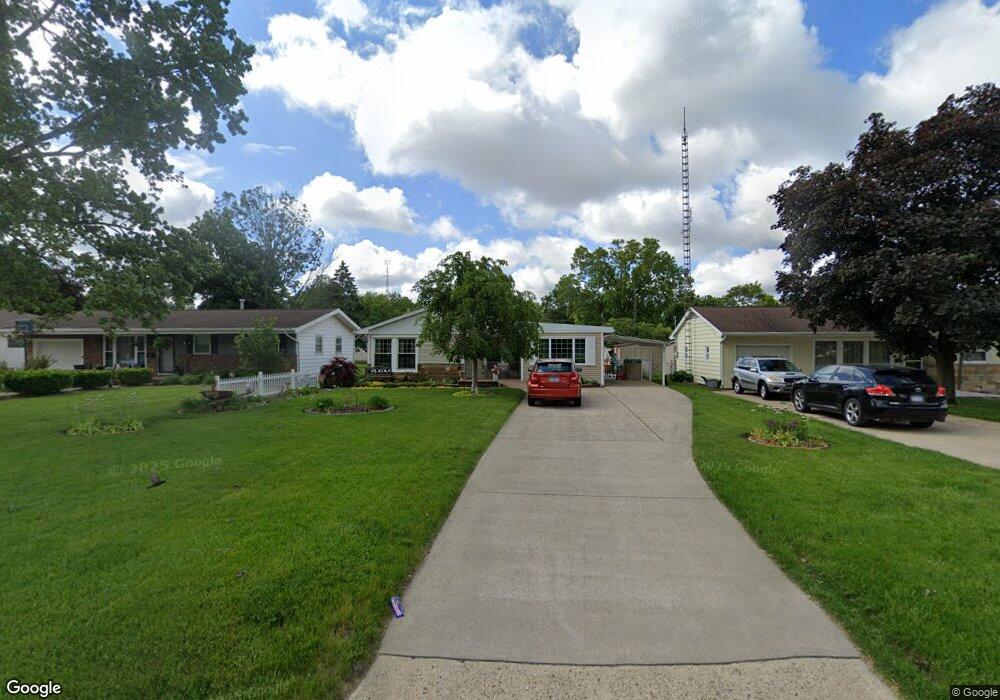 313 Broadway Ave, Mattoon, IL 61938 - photo 1