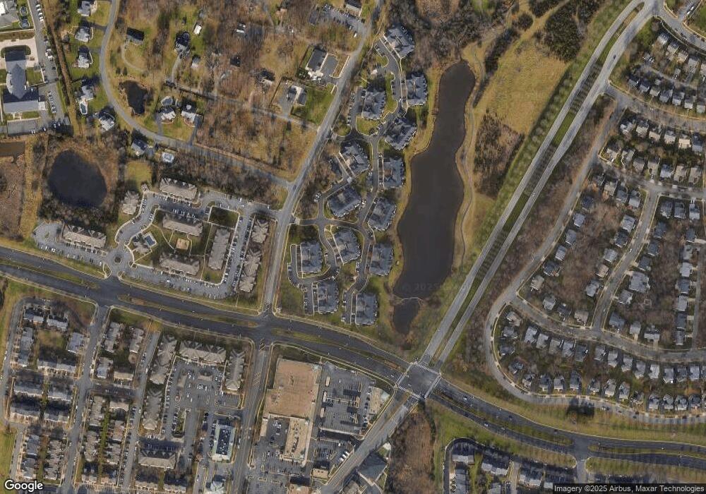 25300 Lake Mist Square unit 101, Chantilly, VA 20152 - photo 1