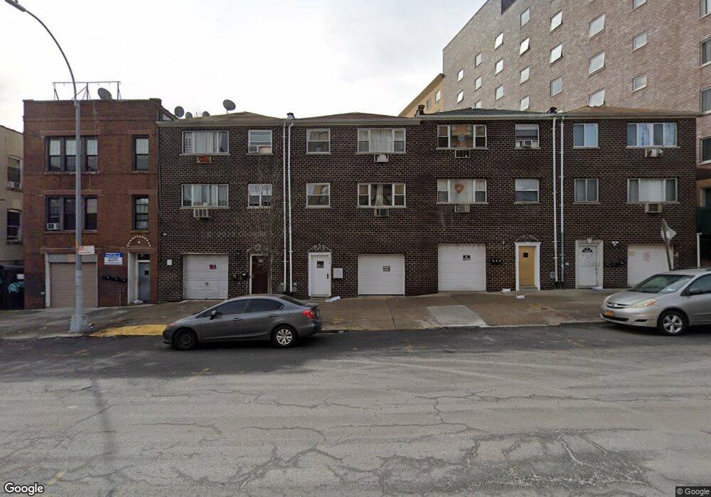 672 Sagamore St, Bronx, NY 10462 - photo 1