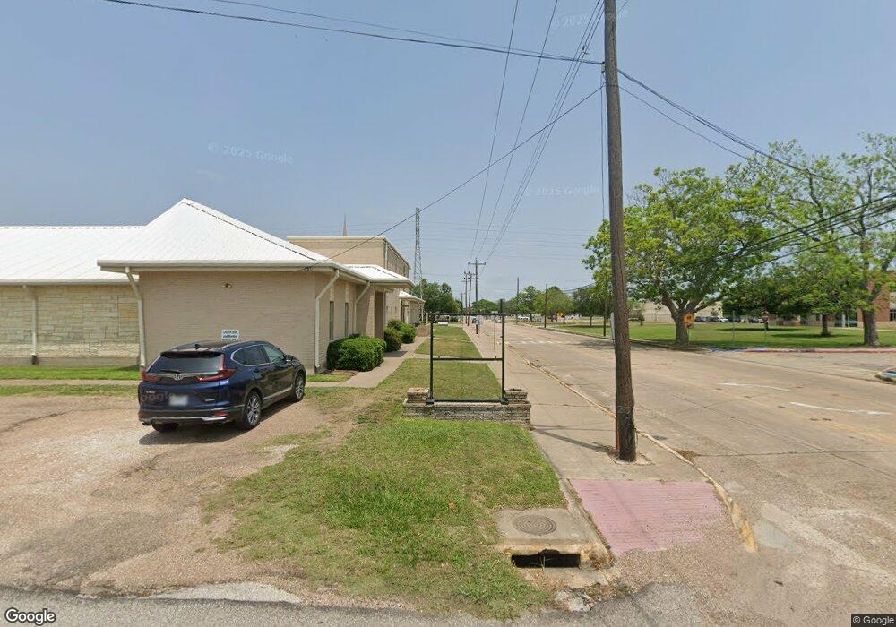 305 E Marion St, Brazoria, TX 77422 - photo 1