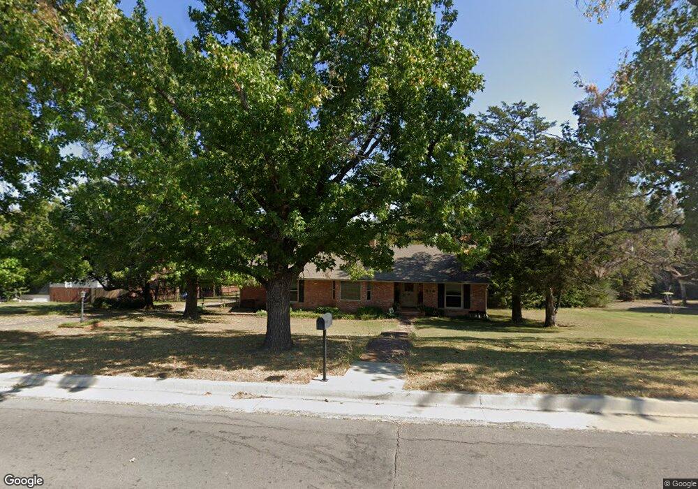 820 S Broadway Ave, Ada, OK 74820 - photo 1