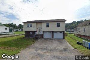 120 Walnut St, Hamlin, WV 25523