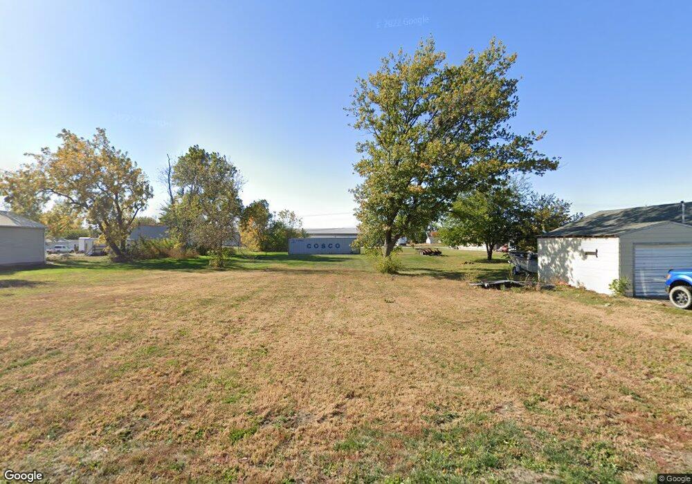 1015 E 9th St N, Newton, IA 50208 - photo 1