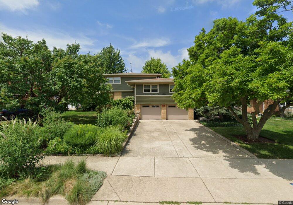 328 S Sturges Pkwy, Elmhurst, IL 60126 - photo 1