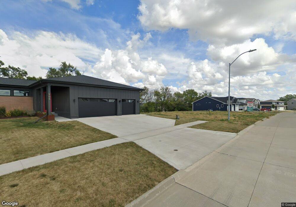 902 Evans View Dr, Adel, IA 50003 - photo 1