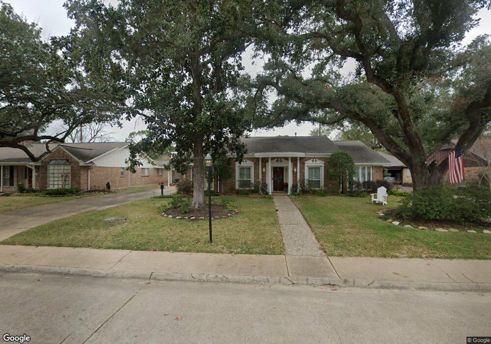 10018 Chevy Chase Dr, Houston, TX 77042 - photo 1