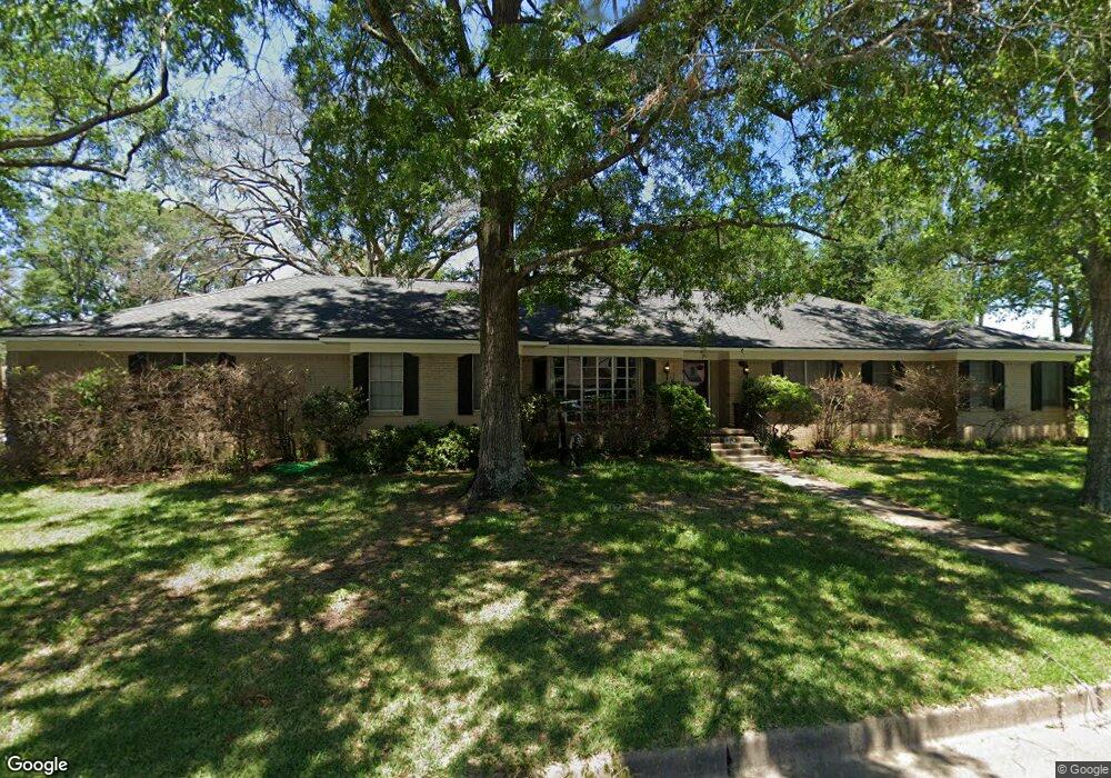 611 611 Trenton Dr, Tyler, TX 75703 - photo 1