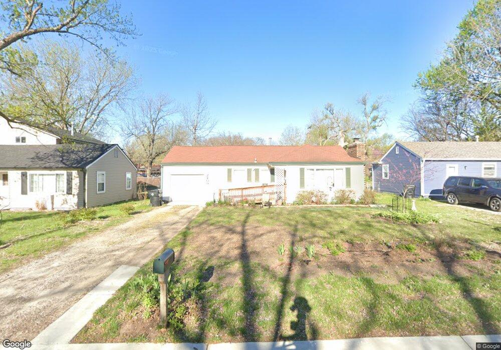 2409 SW Seabrook Ave, Topeka, KS 66614 - photo 1