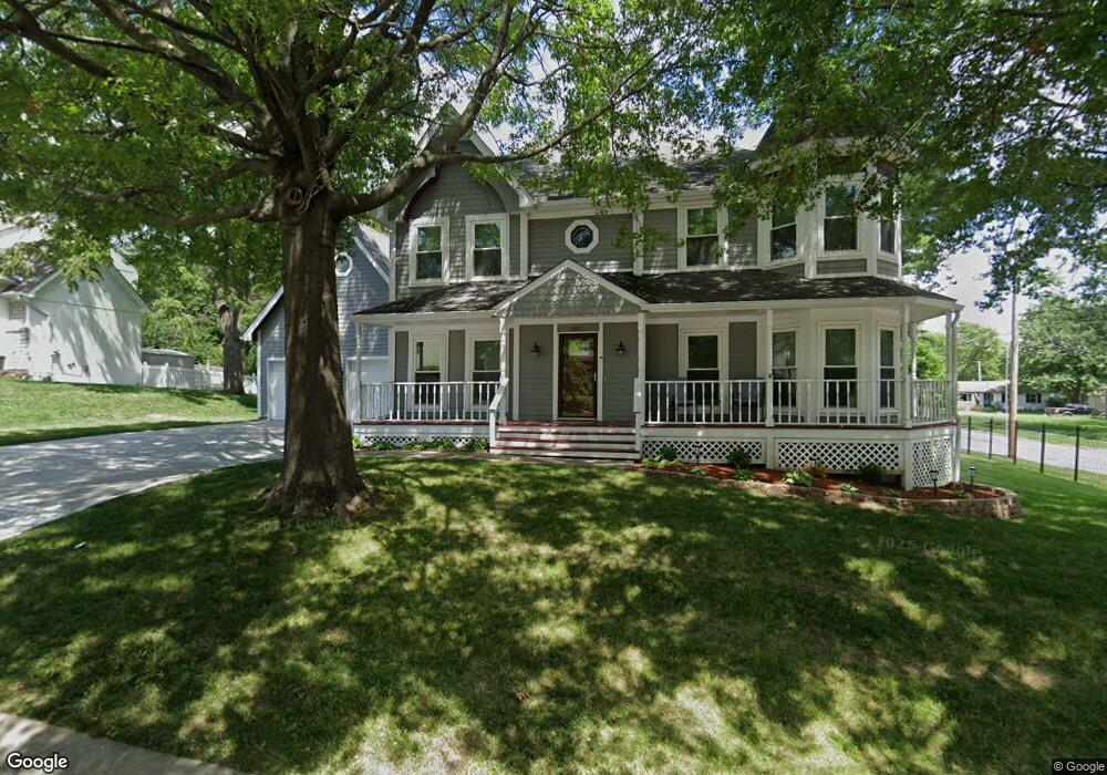 6833 Bluejacket St, Shawnee, KS 66203 - photo 1