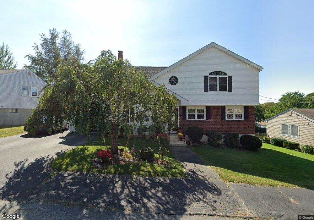 32 Sunflower Rd, Holbrook, MA 02343 - photo 1