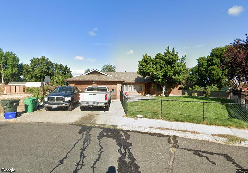 2427 E 15th St, the Dalles, OR 97058 - photo 1