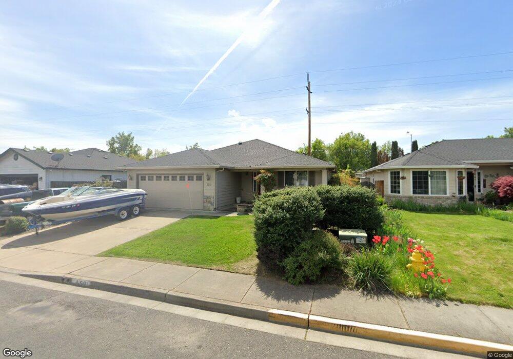 150 Willow Bend Way, Central Point, OR 97502 - photo 1