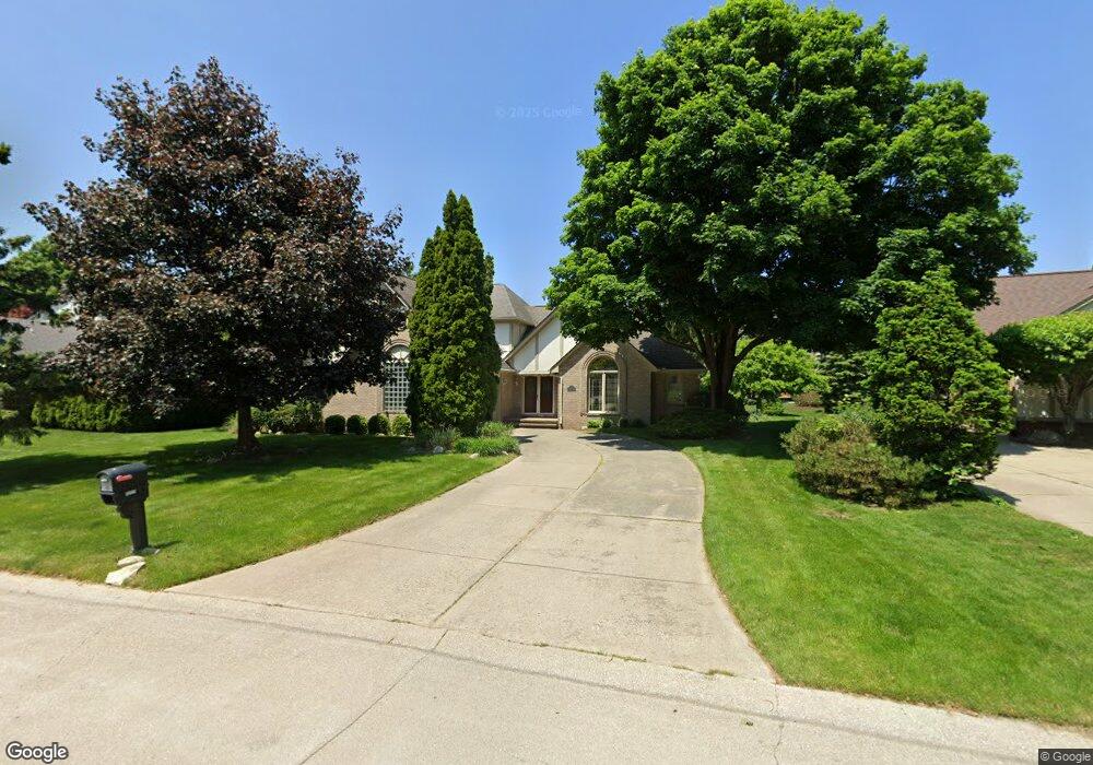 3582 Sherborn Dr, Rochester Hills, MI 48306 - photo 1
