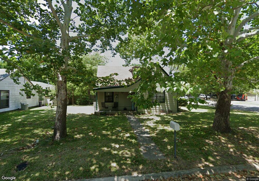 909 N Howeth St, Gainesville, TX 76240 - photo 1