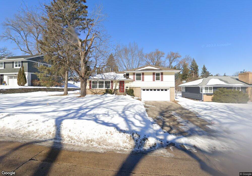 5128 Abercrombie Dr, Edina, MN 55439 - photo 1