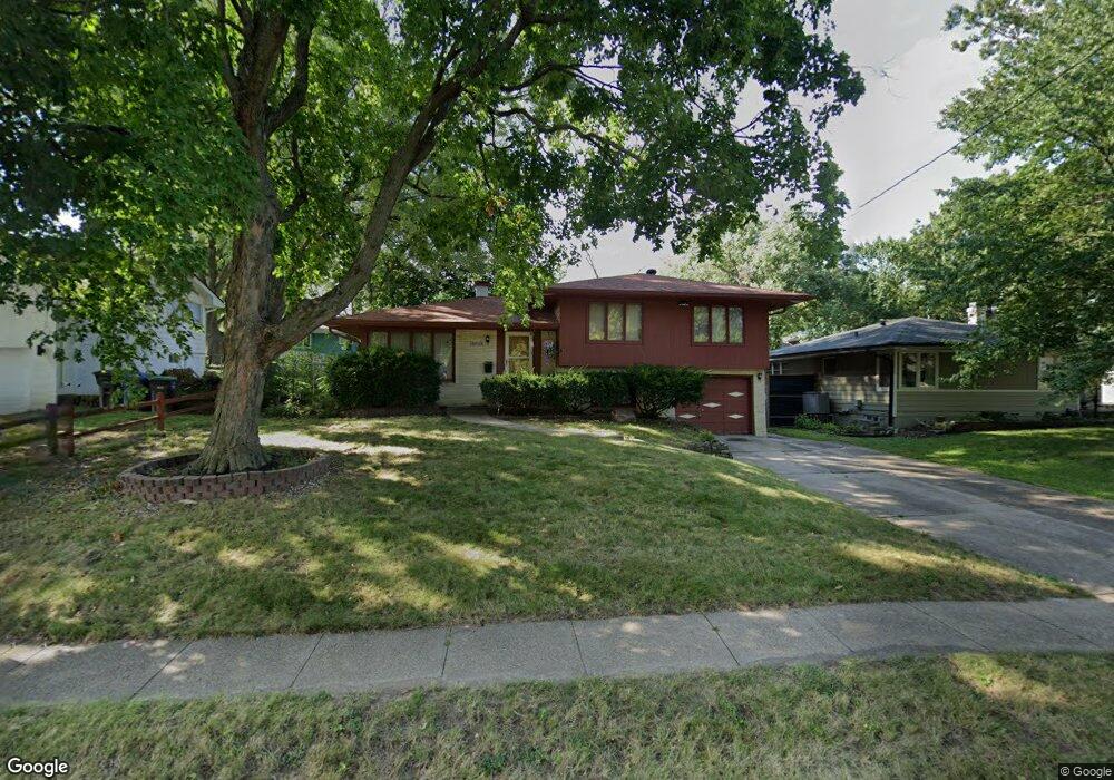 3018 Aurora Ave, Des Moines, IA 50310 - photo 1