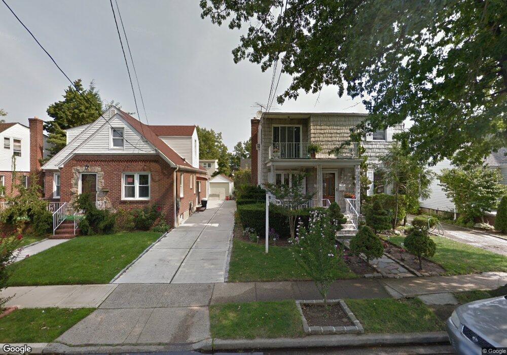 12 Lincoln Ave, New Hyde Park, NY 11040 - photo 1