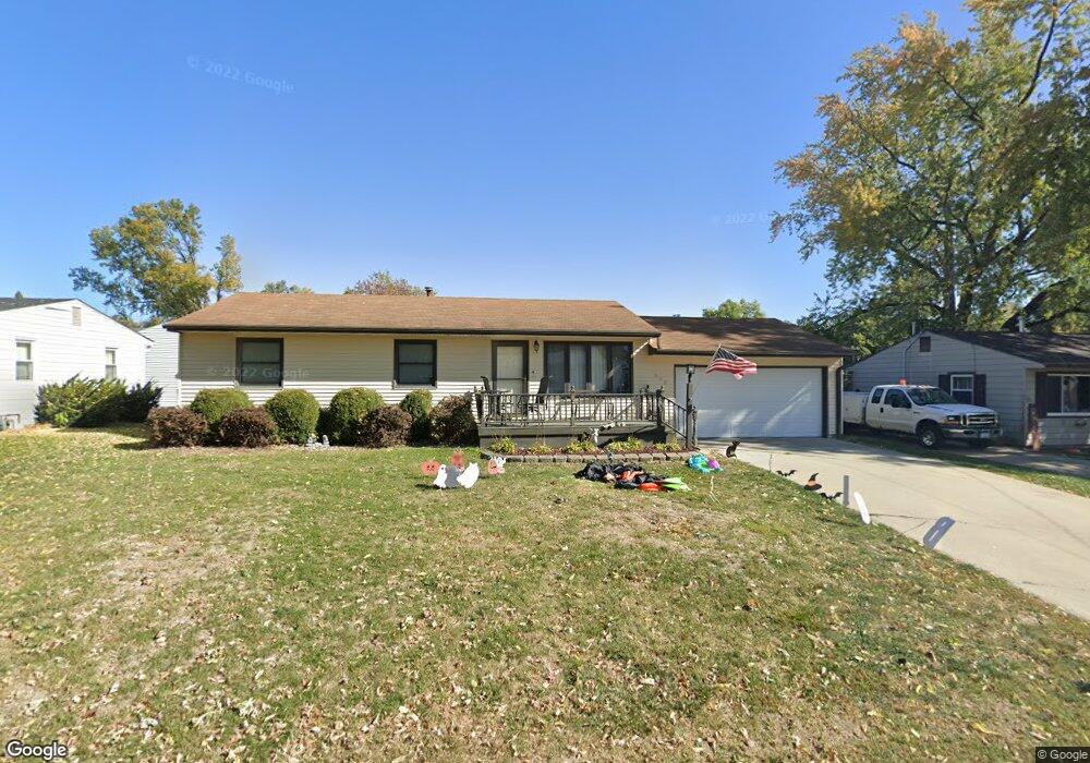 802 E 13th St N, Newton, IA 50208 - photo 1