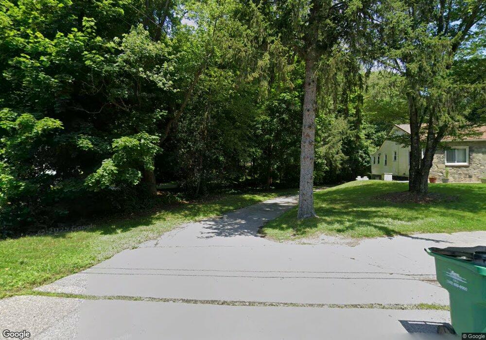 574 Creek Rd, Poughkeepsie, NY 12601 - photo 1