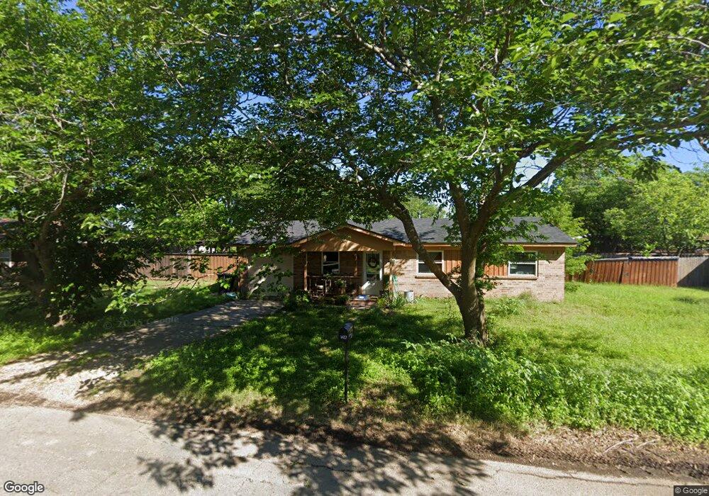 1412 W Lone Star Ave, Cleburne, TX 76033 - photo 1