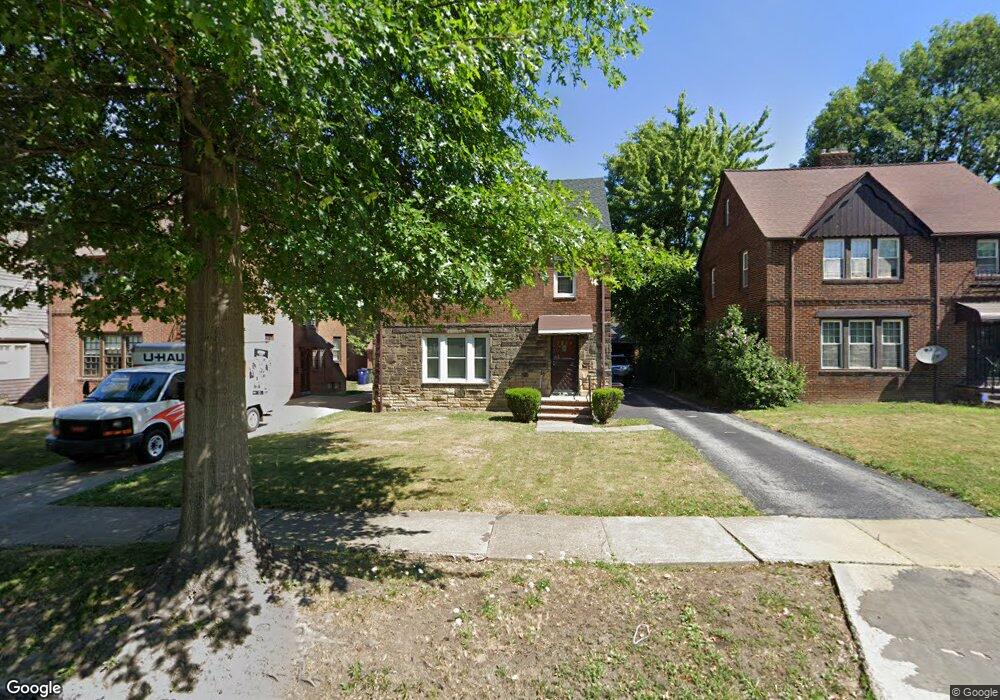 3529 Berkeley Rd, Cleveland, OH 44118 - photo 1