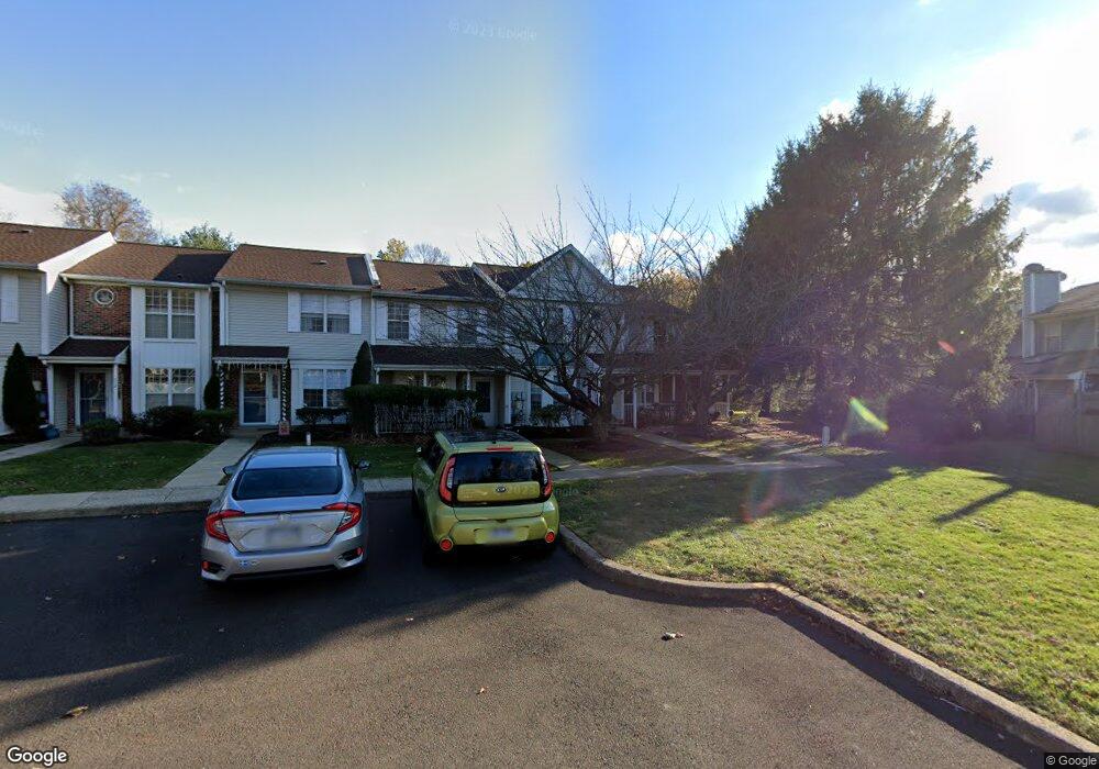 215 Leedom Way unit 124, Newtown, PA 18940 - photo 1