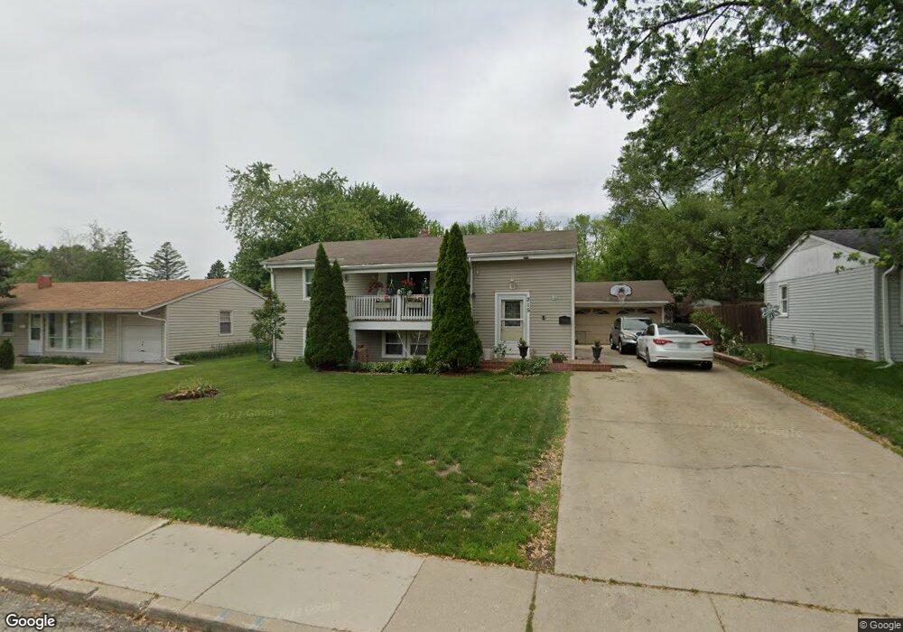 215 Ensenada Dr, Carpentersville, IL 60110 - photo 1