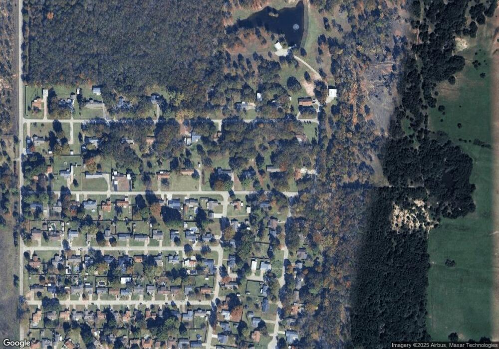 32 Town And Country Cir, Ardmore, OK 73401 - photo 1