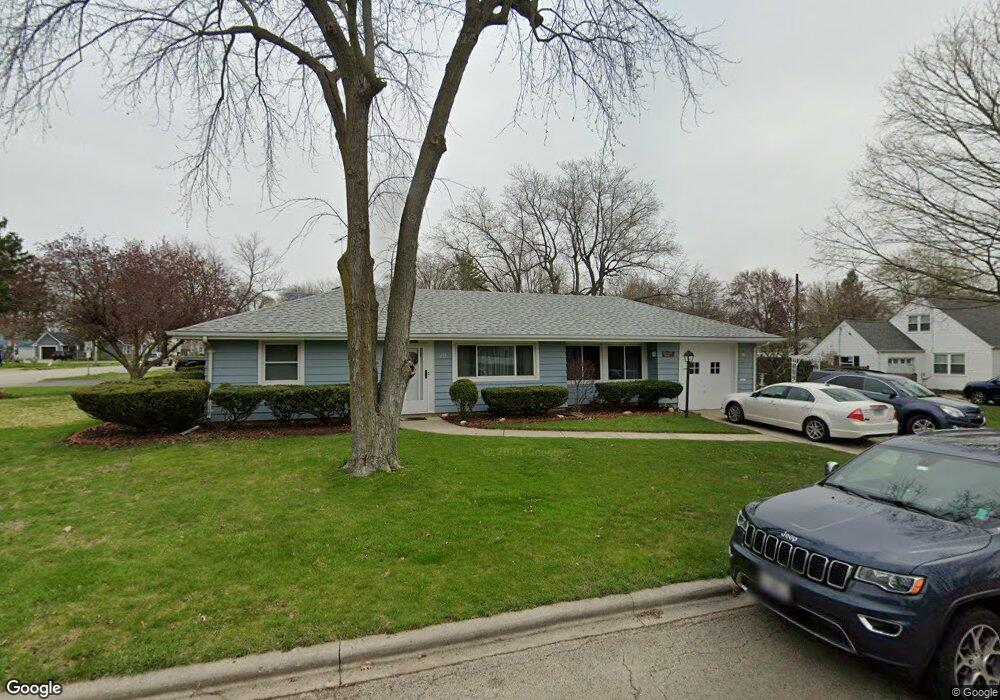 10 S Westlawn Ave, Aurora, IL 60506 - photo 1