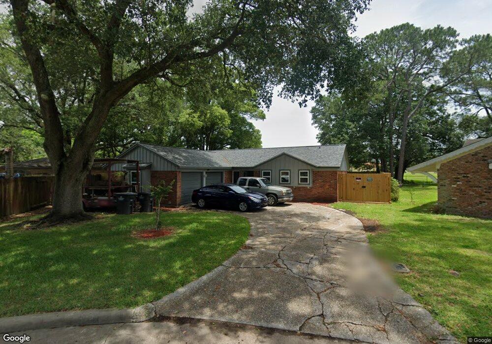 803 Bayou Cir, Alvin, TX 77511 - photo 1