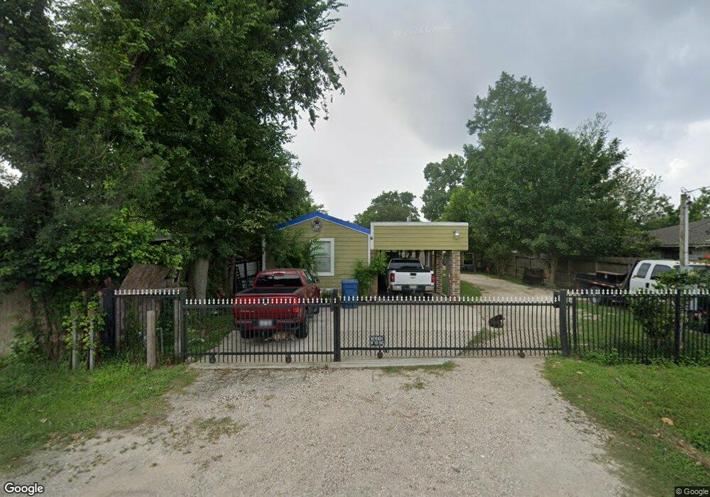 1914 Warwick Rd, Houston, TX 77093 - photo 1